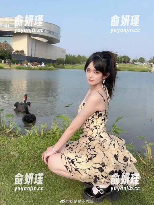 一起来欣赏Akisoso秋楚楚的霞之丘诗羽，精彩cos图集不容错过