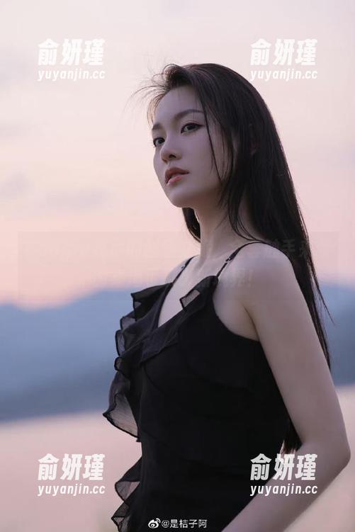 Bangni邦尼的创意之旅，全套触手来袭图集揭示摄影新境界！