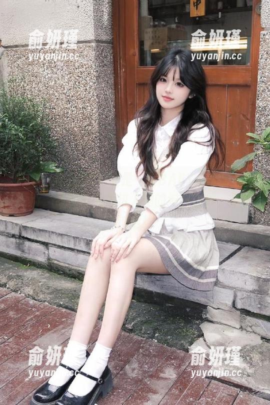 Feilin嗲囡囡-BABY_柒 Feilin嗲囡囡 - 又是一波BABY_柒的美图更新,体操服带你进入她的绚丽世界,别错过哟!