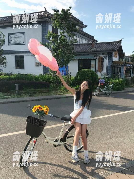 Feilin嗲囡囡 - 探索Celina青妍的奶牛作品，观看这一系列充满情感和故事的动人写真