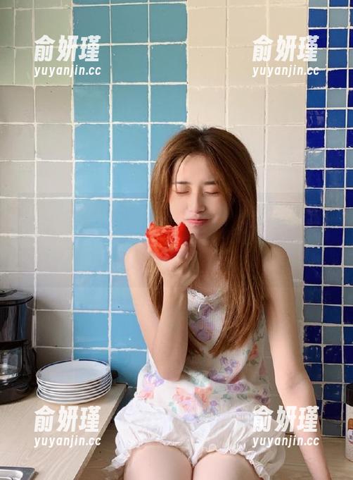 Feilin嗲囡囡 - 重磅更新来了！小蛮妖Yummy写真集里长腿的惊艳风采，等你来一探究竟！