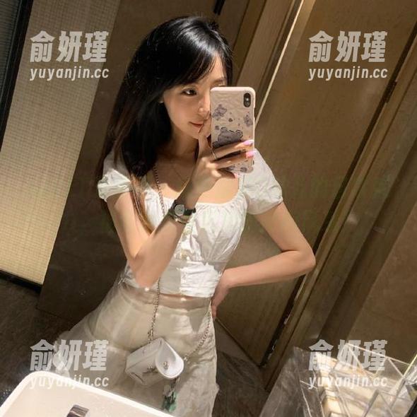 GIRLT果团网 - 感受蜜桃Q妹儿的日常魅力，福利图包呈现她的时尚风采！