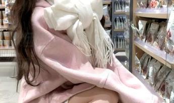 GIRLT果团网 – 黄歆苑白衬衫作品中的无圣光之美:时尚与艺术交融