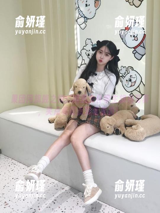 果团网旗舰之作：精选女仆学生旗袍写真，笑点和萌点双重来袭！