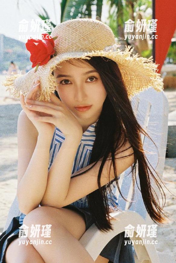 HuaYang花漾-沈蜜桃off HuaYang花漾 - 沈蜜桃off系列美图:办公室里的优雅与自信作品