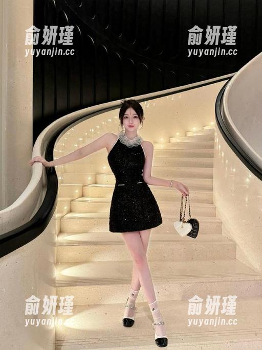 HuaYang花漾 - 玥儿玥er全新灰丝套图资源发布，开启你的私人视听盛宴！