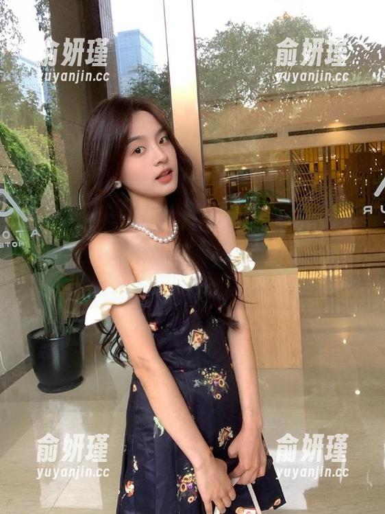 IMiss爱蜜社-Yannie IMiss爱蜜社 - “Yannie黑色”独家图包:精选黑色魅力写真,重磅出击,来一场视觉与心灵的撞击!