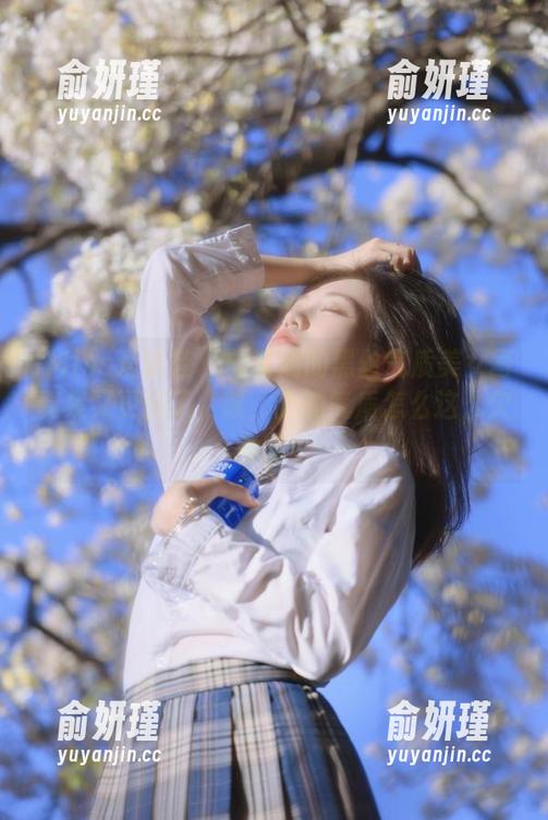 IMiss爱蜜社-杨紫嫣 IMiss爱蜜社 - 杨紫嫣的黑丝气质美女写真集又更新了,唉,我的气质怎么这么欠缺啊!