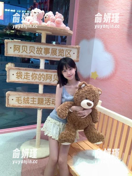 IMiss爱蜜社-程小烦不烦 IMiss爱蜜社 - 旗袍之美在程小烦不烦的写真套图中绽放,带你体验传统文化