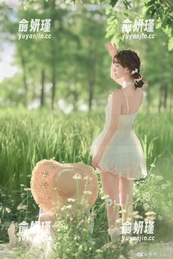 IMiss爱蜜社-莎莎Sasa IMiss爱蜜社 - 优雅与简约:莎莎Sasa白衬衫写真资源合集全记录