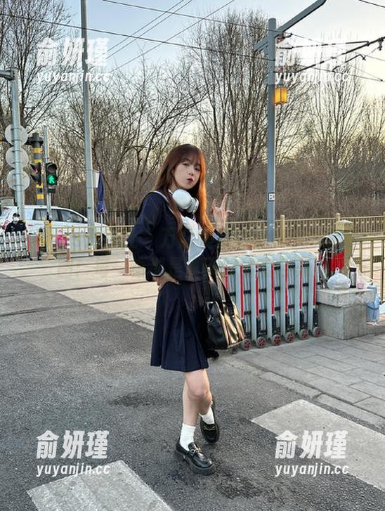 IMiss爱蜜社-萌奈子 IMiss爱蜜社 - 万众瞩目的萌奈子泳装套图:每一幅都是夏天的甜蜜合集!