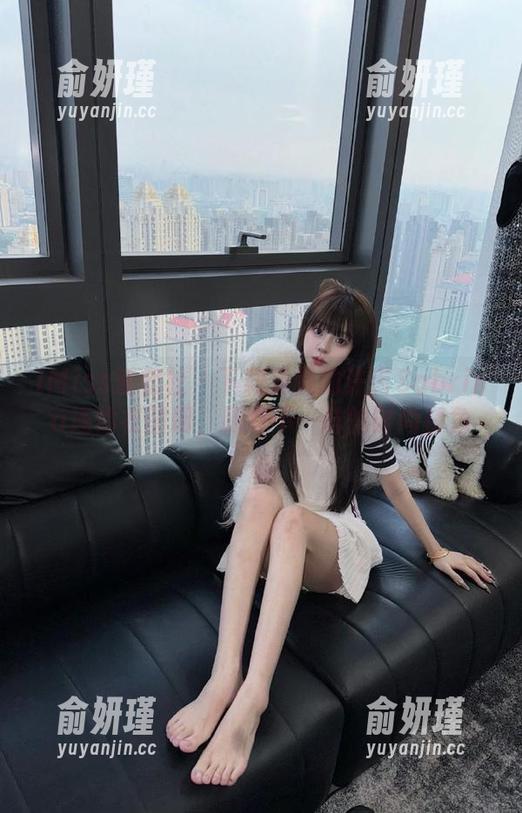 IMiss爱蜜社 - 下载免费的许诺Sabrina连体衣图册，拥有不一样的时尚视角