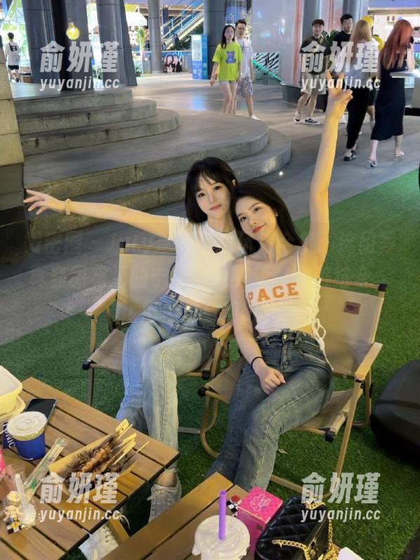 July芝岚 微密圈 - July芝岚海边风情合集:这组写真套图将海的宁静与她的优雅完美结合,尽显夏日韵味!