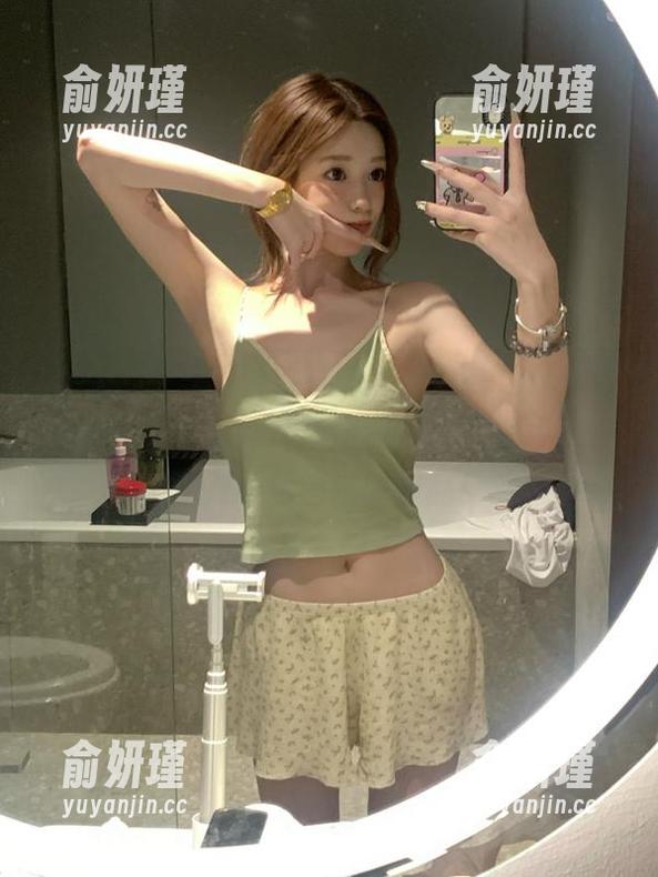 MFStar模范学院-NaNa_baby MFStar模范学院 - 当NaNa_baby戴上眼镜,这些照片瞬间变成搞笑大片,你绝对不想错过的作品!