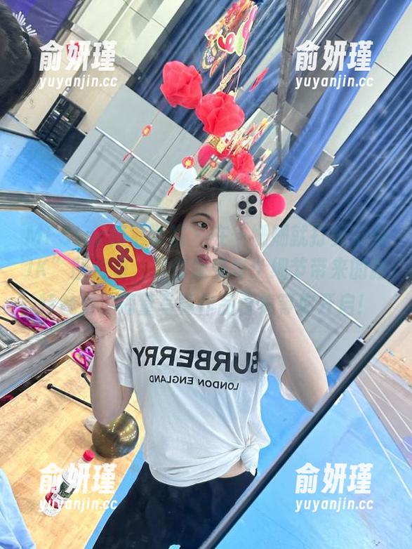 MFStar模范学院 - 在“姗姗就打奥特曼JK”图包里，尽情感受每个细节带来的独特魅力，海量写真作品合集等你开启！