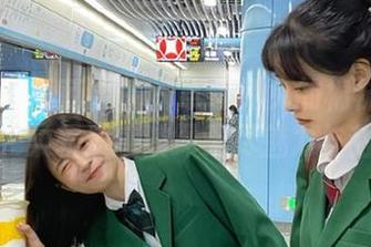 MFStar模范学院 – 草莓兔兔的棉袜美图合集,柔软质感演绎无尽魅力与甜美