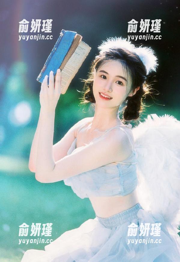 不一样的美图分享，喵糖映画黑丝礼服带来的惊艳时刻！