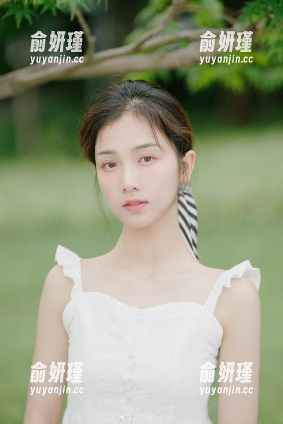 MiStar魅妍社 - Jenny佳妮温柔在线写真图片，让你沉醉在她的优雅与温暖中