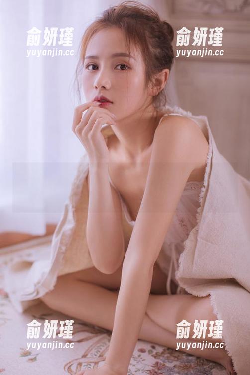 MiStar魅妍社 - 大奶昔Kyra美腿摄影更新：美图盛宴开启，快抢先一睹风采！