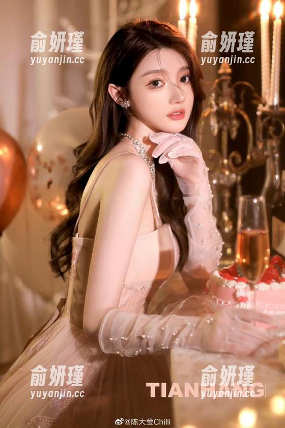 MiStar魅妍社 - 最新写真集曝光：黄乐然的日常生活如诗如画