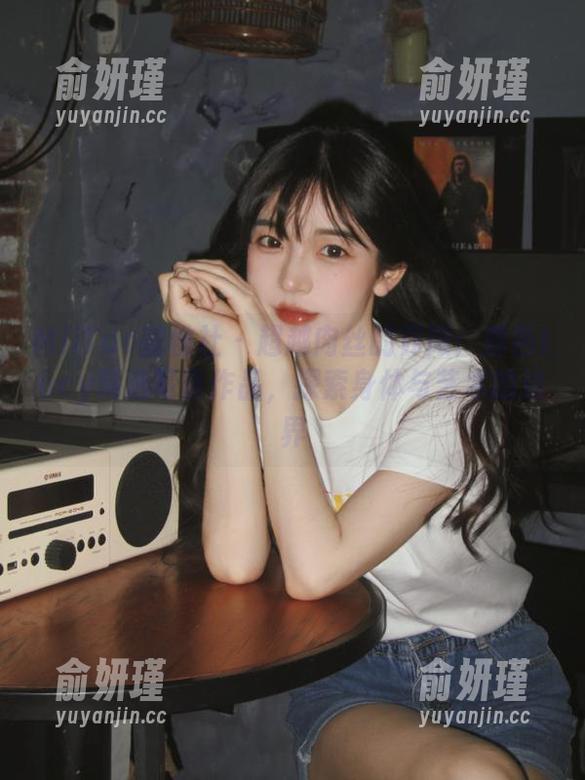 MiiTao蜜桃社-露西Lucy MiiTao蜜桃社 - 超越肉丝的界限:露西Lucy精选写真作品,探索身体与艺术的边界
