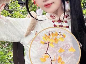 最新动态揭秘!Neko薇薇雪夜锦礼写真集更新,与美丽邂逅在优雅冬夜!