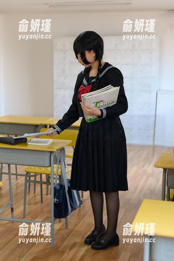 PAKI草莓酱 PAKI草莓酱最新作品分享:靡烟旗袍下的迷人气息与风采