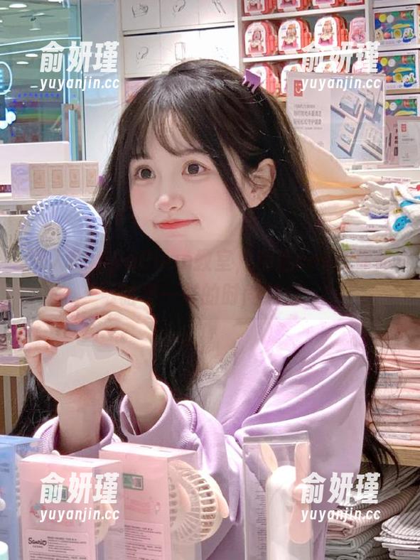 深入PoppaChan教室，精选cos让你体验不一样的时尚魅力