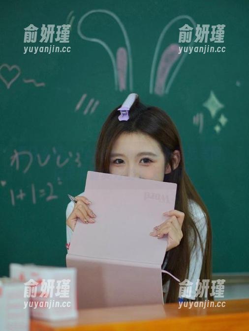 夏日必看：PoppaChan发布精选美图，记录下最美好的夏天瞬间！