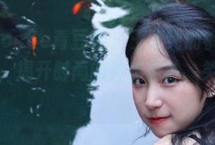 QingDouKe青豆客 – 王语纯的裤里丝美图下载，揭开时尚的神秘面纱，笑点满满！