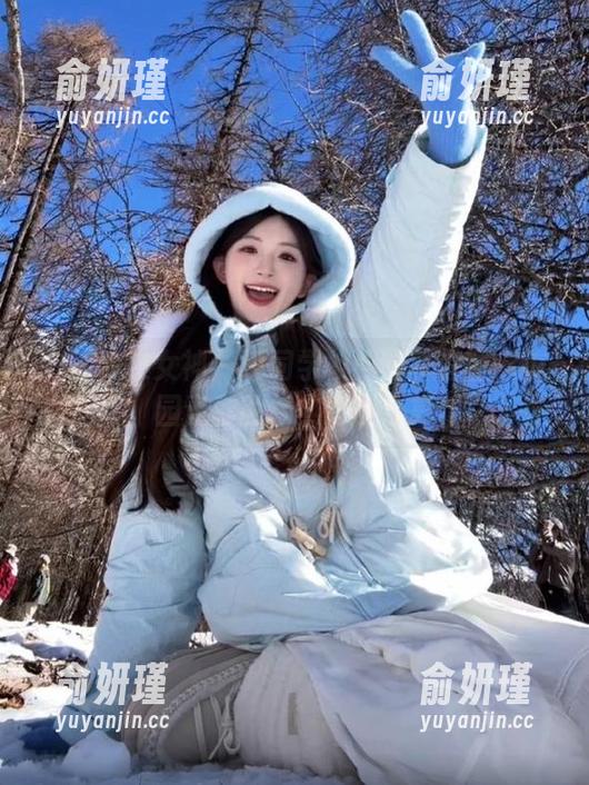 TGOD推女神 - 潇同学校服写真套图：校园青春的经典时刻合集