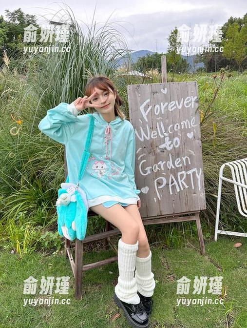 TGOD推女神 - 穆菲菲短裙私拍美图，瞬间捕捉她的动人瞬间