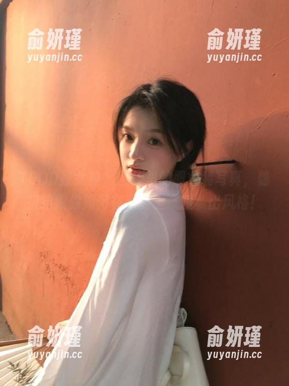 TGOD推女神-魏扭扭 TGOD推女神 - 图库里的职业装写真,魏扭扭教你如何在职场上‘扭’出风格!