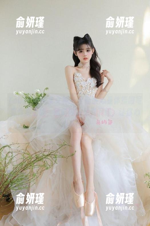TouTiao头条女神 - 全新余心曼体操服写真合集上线，精彩内容免费下载，让你心动不已！