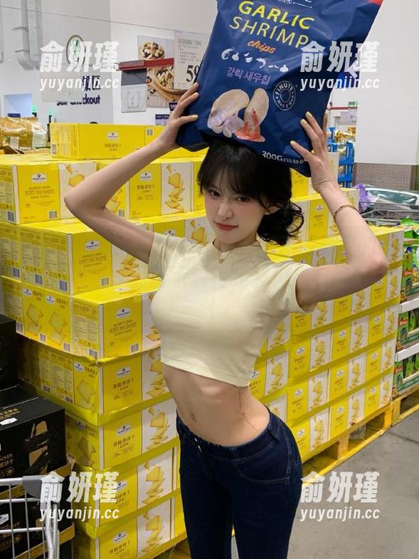 TouTiao头条女神-刘芸熙 TouTiao头条女神 - 探索刘芸熙美足的图集:精选作品展示独特足部风格与绚丽设计