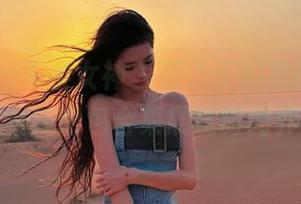 TouTiao头条女神 – 倾心于豹纹的魅力,周思超全新图包合集展现时尚界的新宠