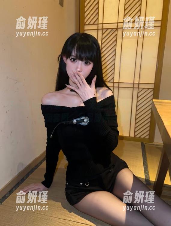 TouTiao头条女神 - 无圣光系列：周熙妍长腿套图，尽显时尚与优雅