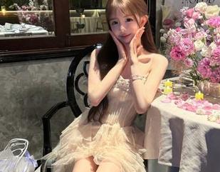 TouTiao头条女神 – 张梓柔引领网袜风潮,美图分享颠覆你对时尚的认知!