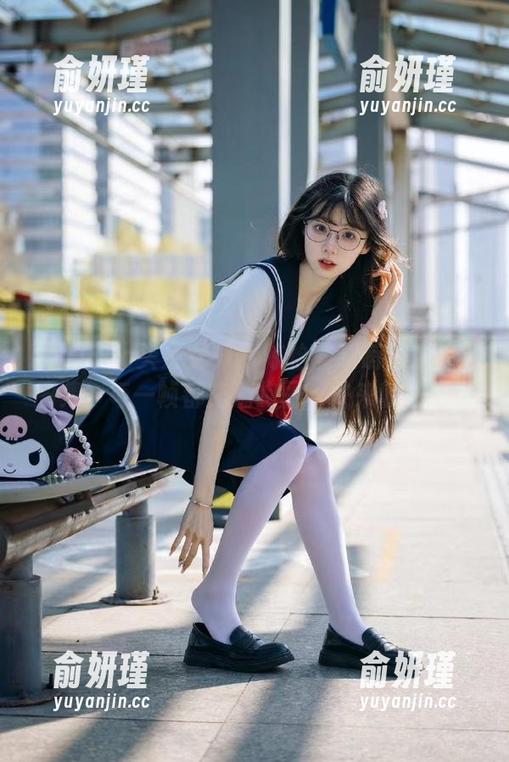 TouTiao头条女神 - 陈怡曼超萌美腿高清图集：每一帧都充满绚丽，快来收集吧！