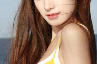 UGirls尤果网 – 发现“一只香蕉船”眼镜写真:图库分享独特想法与艺术风格