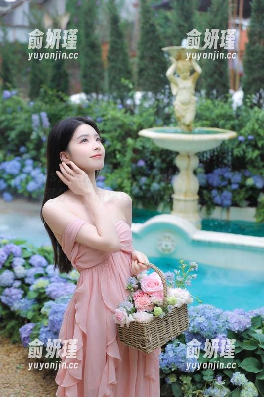 UGirls尤果网-乔依琳 UGirls尤果网 - 让人心动的天使:乔依琳的原图分享,带你领略她的时尚与优雅气质