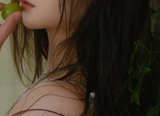UGirls尤果网 – 牛仔裤的魅力在于乔依琳的视角:精彩写真合集,欢迎下载!
