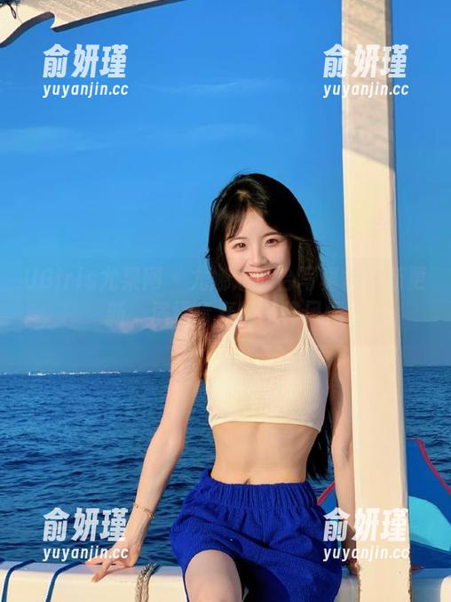 UGirls尤果网-尤娜娜 UGirls尤果网 - 尤娜娜天台写真集全新更新,演绎青春的多样风情