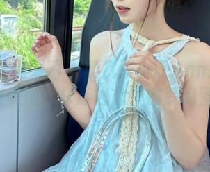 UGirls尤果网 – 欣赏张小西Ann拍摄的肉丝美图,打造您心中的梦幻壁纸!