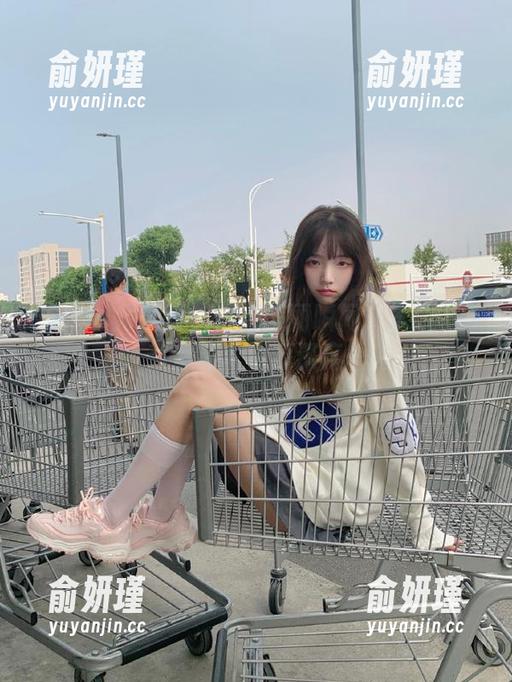 UGirls尤果网-李凌子 UGirls尤果网 - 感受美丽瞬间:李凌子双人高清写真资源深度揭秘