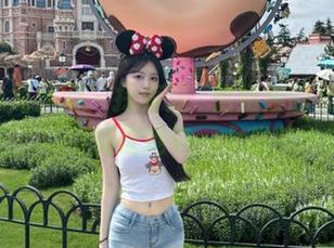 UGirls尤果网 – 探索温鈊怡姐姐的精彩免费写真,尽情捕捉她每一个甜美微笑!