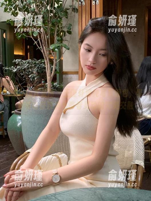 UGirls尤果网-王谨轩 UGirls尤果网 - 王谨轩清纯写真图包,带你领略自然美与青春灵动的完美交融