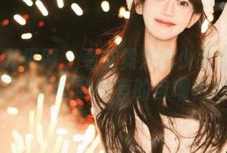 UGirls尤果网 – 看艾霓莎的少女写真集:原图里藏着我所有的自嘲和尴尬