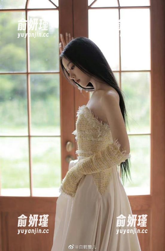 UGirls尤果网-郭婉祈 UGirls尤果网 - 火热来袭!郭婉祈的豹纹原图精选,绝对让你成为派对上的‘中心豹’!