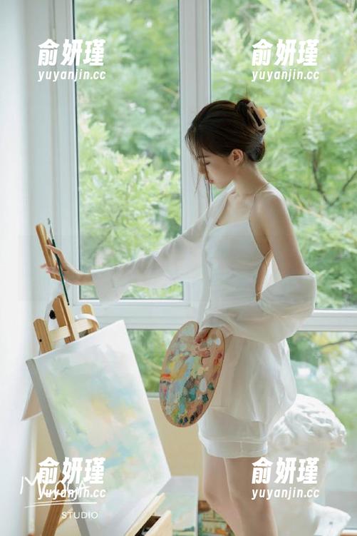 UGirls尤果网 - 你见过谁能穿白衬衫穿出金子熙的气质？分享她的作品集来看看吧